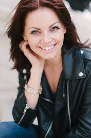 Anna carina buchegger berufskatze ‍⬛ cats the musical @musicalviennavbw —. Salzburger Landestheater Anna Carina Buchegger