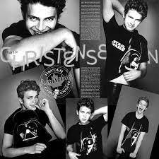 Hayden was sporting a 'ron burgundy'. Amazinghaydenchristensen On Twitter Hayden Christensen Promo Photoshoot For Star Wars Aotc By Nigelparryphoto Entertainment Weelky Magazine 2000