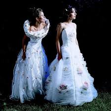 Ridiculous Wedding Dresses Click Here For More Funny Pictures Funny Wedding Dresses Horrible Wedding Dress Worst Wedding Dress