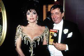 She might be referring specifically to the pair of gap jeans. Joan Collins Starportrat News Bilder Gala De