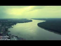 Sungai tersebut mengalirkan air dari mata air di kawasan kepahiang (bengkulu) hingga ke selat bangka. Sarikei Sungai Rajang Sarawak Short Version Youtube