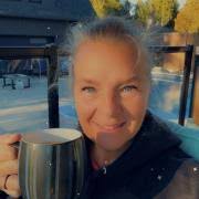 Kelly Spooner's Instagram, Twitter & Facebook