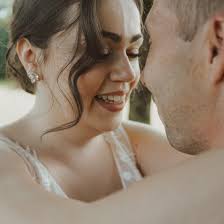 How to get legendary items from Moxxi's bar in Borderlands?