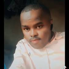 Does it mean if the chicks look different then the mother hen was served by  various cockerels? 🤔 So huyu ni F for faithful?