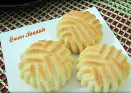 طريقة عمل كعك بالحليب المحلى بالصور من Eman Saadah Recipe Food Food And Drink Recipes