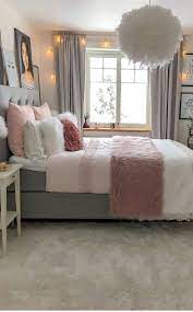 45 Beautiful And Modern Bedroom Decorating Ideas For This Year Page 33 Of 45 Lasdiest Com Daily Room Inspiration Bedroom Bedroom Decor Small Room Bedroom