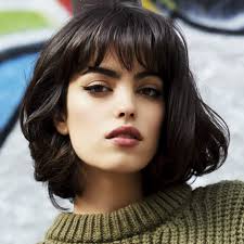 Le top pour les femmes de ou ans qui veulent sophistiquer leur coupe. Coupe De Cheveux Mi Long Femme Tendance Coiffure