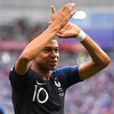 Jun 20, 2021 · de franse sterspeler kylian mbappé heeft zaterdag tijdens de tweede groepswedstrijd met racisme te maken gehad. Wm 2018 Wie Kylian Mappe Lebt Wen Er Liebt Gala De