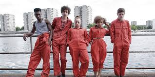 You have the apartments (flats). Misfits Cast Who Has Had The Most Successful Career Since It Ended Three Years Ago