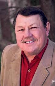 Edwin Neil's Instagram, Twitter & Facebook