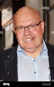 Peter Nott's Instagram, Twitter & Facebook