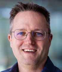 A computationally efficient primal–dual solver for linear- quadratic  optimal control problems