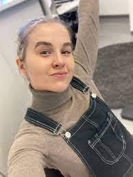 Helen Jasmin's Instagram, Twitter & Facebook