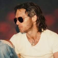 Stream Mike Molony music