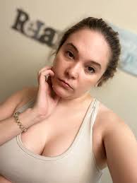 Psychobilly queen with a smile