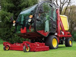 Very neat gianni ferrari gf922 turbograss front mower with 130cm rotary cutter and hydraulic tilting 500l grass catcher. T Quip Grabs The Rights To Gianni Ferrari Australasian Farmers Dealers Journal