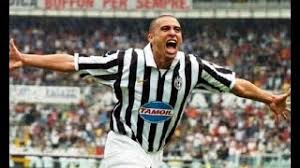 Get them to upgrade your team in a cheap way. David Trezeguet Fifa 21 Icon Player