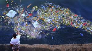 Plastik telah banyak membunuh ikan di lautan serta burung laut. 21 Juta Ton Potongan Sampah Plastik Ditemukan Mengapung Di Samudra Atlantik Global Liputan6 Com