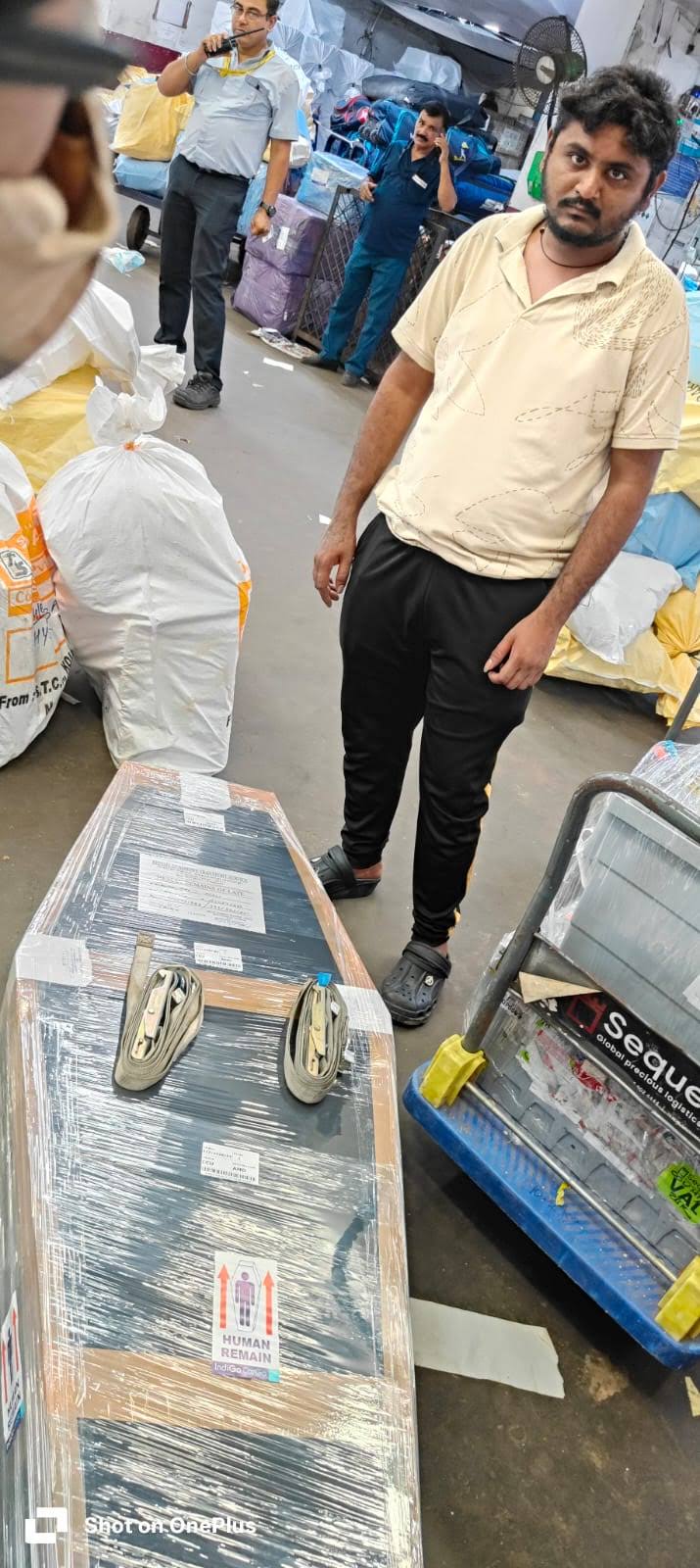 Dead Body Transport Service Kolkata to Ahmedabad by air product image