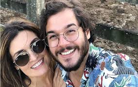 Maybe you would like to learn more about one of these? Tulio Gadelha E Detonado Por Famosa Em Foto Com Fatima Bernardes
