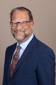 Leon Goldenberg's Instagram, Twitter & Facebook