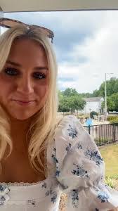 Rae Copeland's Instagram, Twitter & Facebook