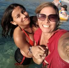 What schools in La Paz offer Spanish classes for English speaking  5-year-olds?