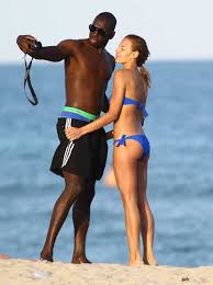 Demba ba hangimiz sevmedik klibinin remix versiyonuyla sizleri başbaşa bırakıyorum. Demba Ba Ruud Vormer Demba Ba Photos Zimbio