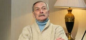 Народный артист украины владимир талашко сыграл старшего лейтенанта скворцова в фильме леонида быкова «в бой идут одни старики». 3e 5ou3ayucgbm