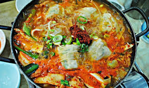 Setelah buntut digoreng diaduk dengan sambal yang pedas. 35 Makanan Khas Korea Yang Pedas Dan Terkenal