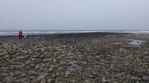 Black stones) is a beach located about 10 km from kuantan, pahang, malaysia.it is called batu hitam for its stretch of black stones at the otherwise white sandy beach. Ambil Angin Petang Di Pantai Batu Hitam Beserah Kuantan Catatan Travel Sabrina