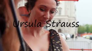 How to say Ursula Strauss in English?