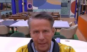 El Lupillo diciendole a Pablo que Adame y serbini ya no van regresar cuanod  salgan nominados le dice eso te lo aseguro jajajja ya te quiero ver llorar  cuando regresen