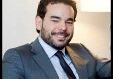 Com apoio de Carlos Bolsonaro, surge mais um nome para o Ministério da  Educação