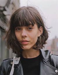 More On Www Theshapeoftheseason Com Short Hair With Bangs Short Hair Styles Hair Styles
