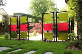 The incredibly portable outdoor screen works both outside or inside, and can be moved with ease. 12 Outdoor Screen Ideas That Are Pretty And Private Houzz Nz