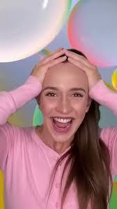 Kara Kenny's Instagram, Twitter & Facebook