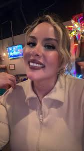 Plus Women Outfits to Go with White and Gold Dunk Lows