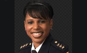 Cities are losing police chiefs and qualified candidates are passing