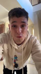 Andrew Smelser's Instagram, Twitter & Facebook