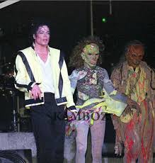 Michael jackson, steve porcaro, maxi anderson, jesse corti, annette sanders, geoff grace. Rare Mj Thriller Green Open Classic Jacket On Concert Collection