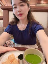 Friendly matcha cafe with free refill