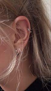 piercing im ohr bilder typen und trends piercing im ohr bilder haare und beauty frisuren earings piercings cute ear piercings piercings