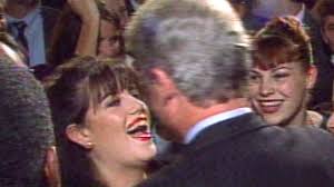 Monica samille lewinsky (born july 23, 1973) is an american activist, television personality, fashion designer, and former white house intern. Monica Lewinsky So Sieht Bills Ex Praktikantin Heute Aus Gala De