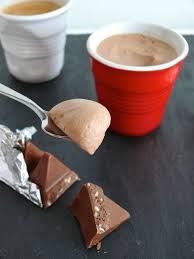 Petite Mousse Chocolatee Aux Eclats De Nougat Bee Made Recette Recettes De Cuisine Et Recettes Sucrees