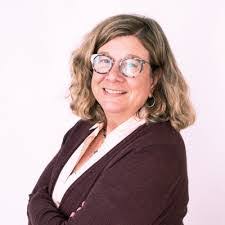 Heidi Reller's Instagram, Twitter & Facebook