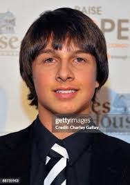 Mitch Holleman's Instagram, Twitter & Facebook