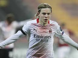 Jens petter hauge 1 date of birth/age: Ac Milan Hauge Strikes As Ac Milan Edge 10 Man Sparta Prague In Europa League Football News Times Of India