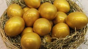 La onorabila vârstă de 4 ani, ne încumetăm să încercăm. Cum Se Vopsesc Ouale De Pasti Oua Aurii Youtube