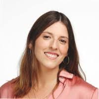 Alison Moed's Instagram, Twitter & Facebook